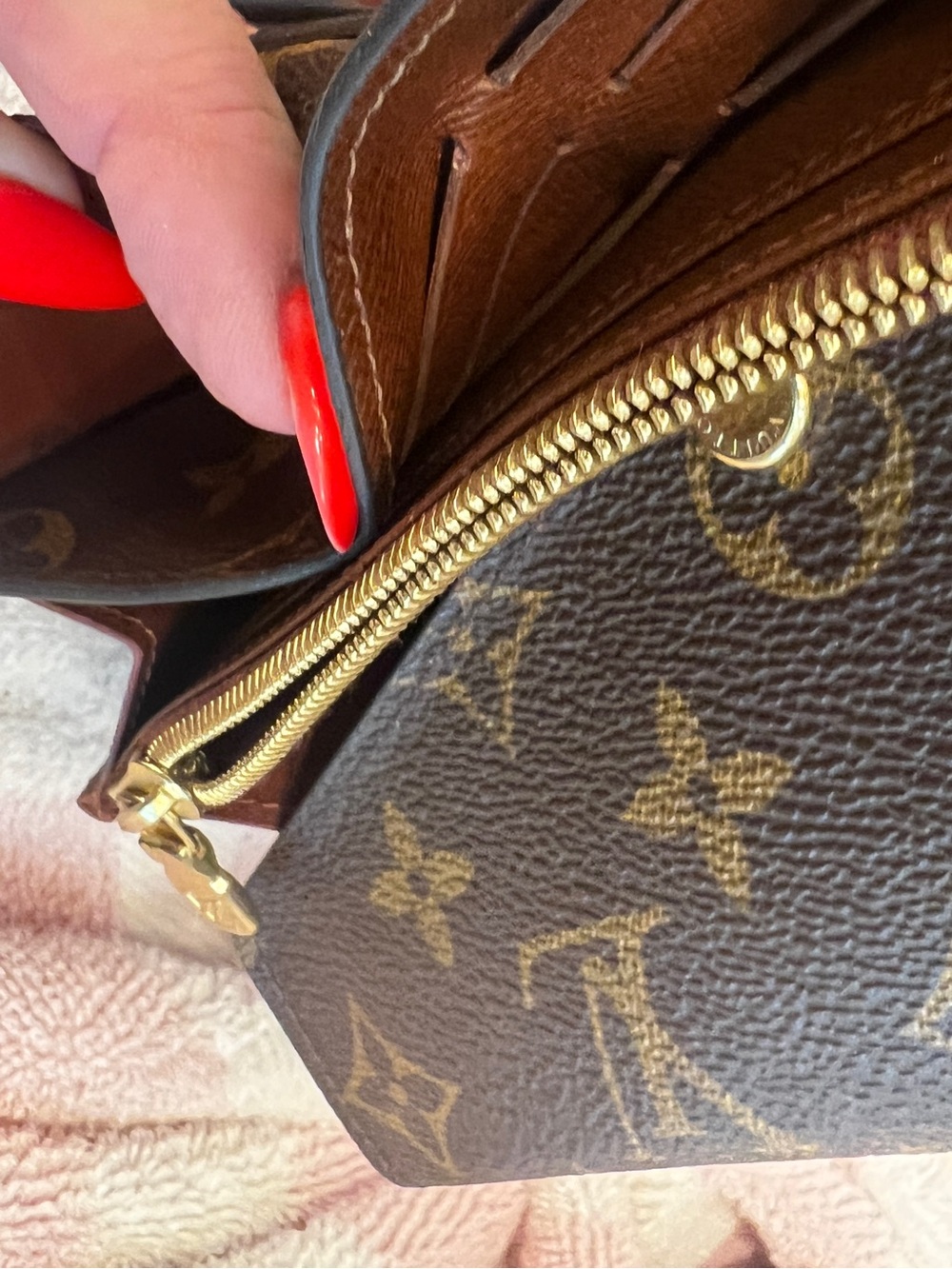Louis Vuitton Sarah Wallet Authentic - Picture 7 of 12